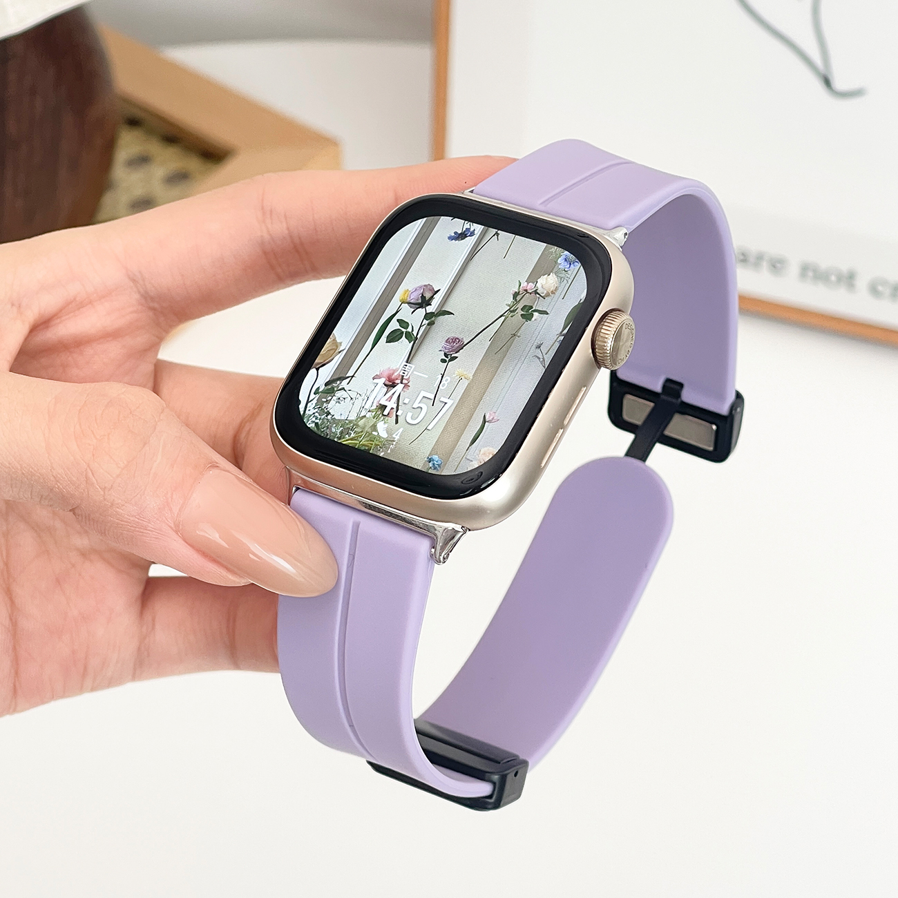 适用于荣耀手表4表带新款软硅胶折叠磁吸扣替换腕带智能运动Honor watch 5 男女款时尚透气高颜值表链配件