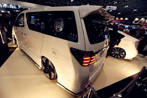 DAD经典款尾翼改装风口埃尔法