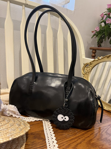 2024光面牛皮简约纯黑色法棍包女百搭简约手提手腕包大容量