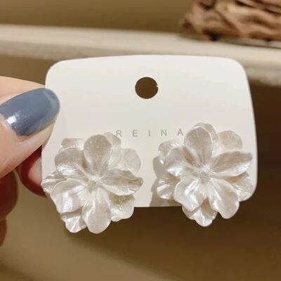 White Flower Stud Earrings for Women Folded Acrylic Side Cha