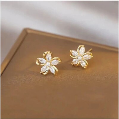 Dainty Flower Stud Earrings for Women Piercing Cartilage Ear