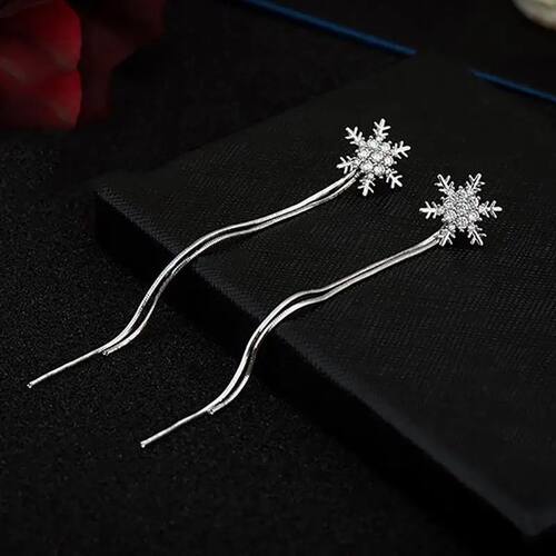 1 PairSilver Color Christmas Snowflake Stud Earrings Pendant