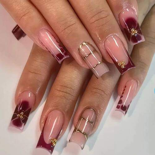 24pcs French Long Coffin False Nails Vintage Flower Gold Des