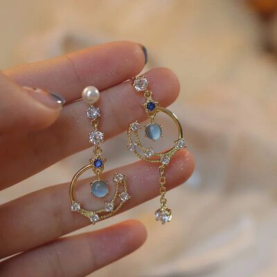 Exquisite Pearl Moon Asymmetric Water Drop Earrings For Wome