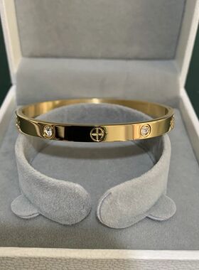 2023  Design Gold Color Zircon And Cross Nut Nail Bracelet G