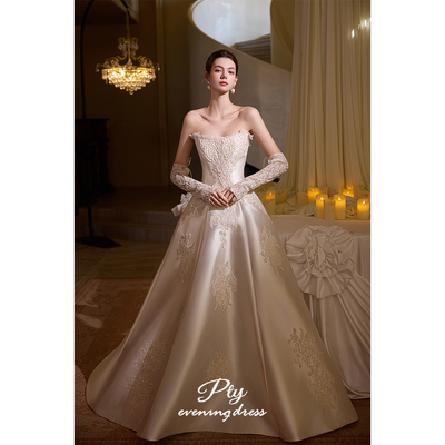 法式缎面轻婚纱2026新款新娘重工高级感轻奢礼服订婚出门纱迎宾纱