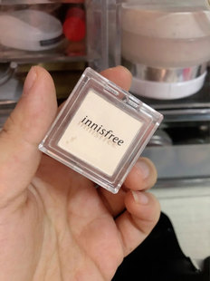 泪沟杀手  韩国悦诗风吟单色眼影打底哑光珠光高光月下百合遮泪沟