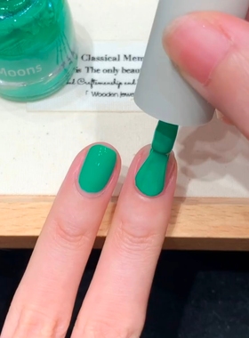 巴黎绿～时髦精BV绿太高级啦！新款Two-Moons指甲油ins美甲甲油
