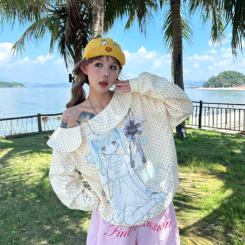 花朵装饰波点斜肩卫衣女漏肩上衣