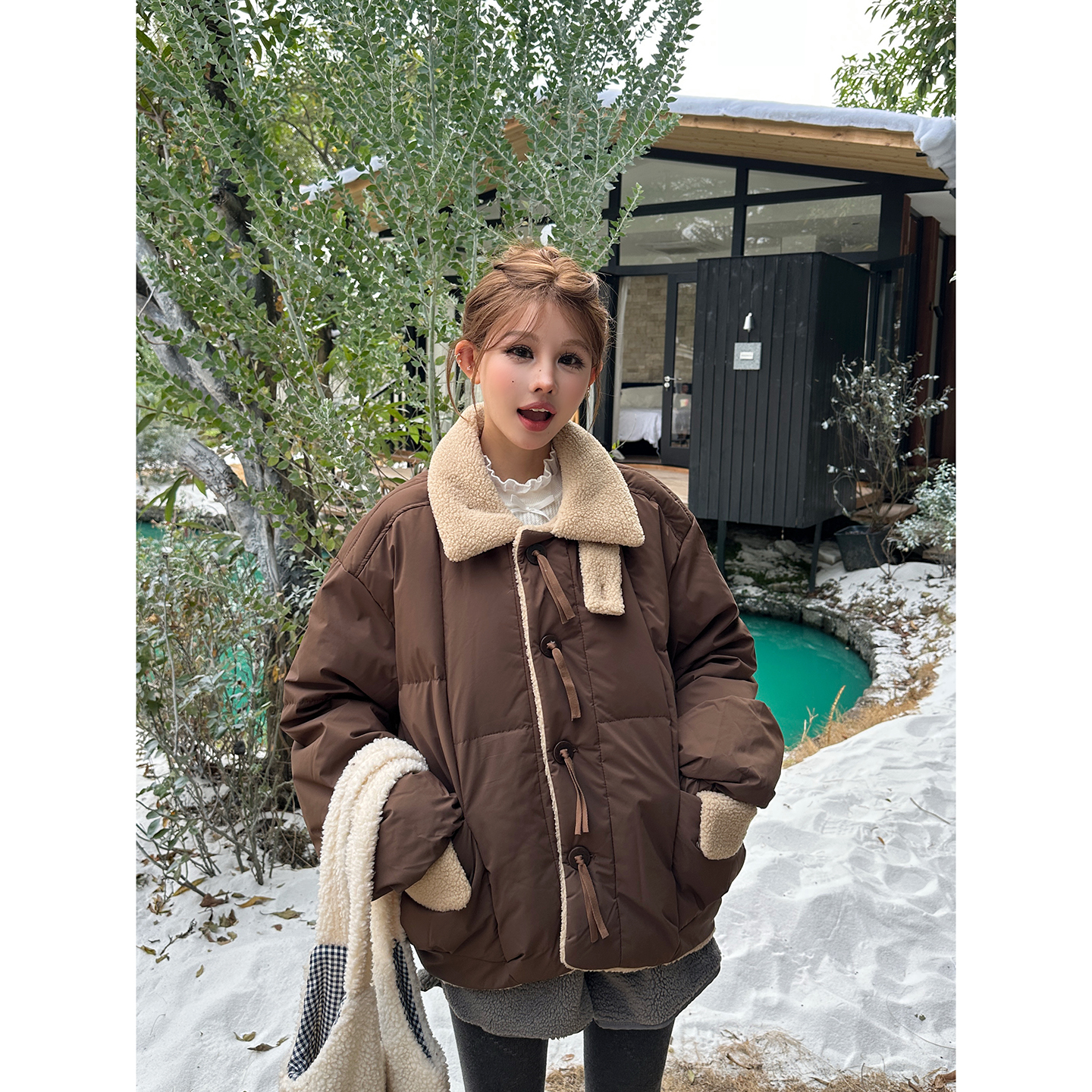 羊羔毛领加厚白鸭绒羽绒服