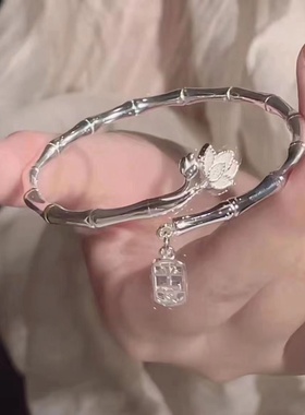 新款繁花似锦蝴蝶手镯ins小众设计新中式浮雕花朵手环送女友礼物