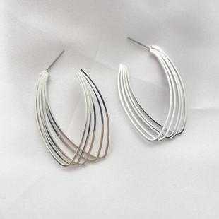 青岛饰品欧美外贸小众轻奢几何重叠气质简约百搭时尚个性金属耳钉