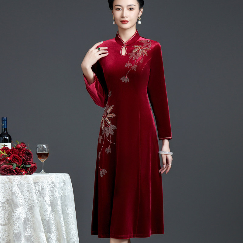 儿子结婚礼婚庆妈妈礼服喜婆婆婚宴装喜庆金丝绒旗袍连衣裙春秋季