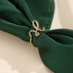 新款高档简约小众光面戒指h型围巾复古丝巾衬衫飘带打结配饰环扣