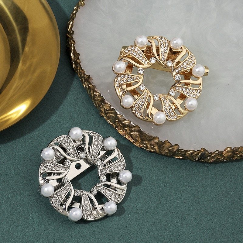 高档珍珠镂空圆形胸针女奢华胸花西装大衣别针配饰衬衫T恤衣角扣,饰品/流行首饰/时尚饰品新,胸针,淘宝优惠券,粉丝福利购,淘宝优惠卷