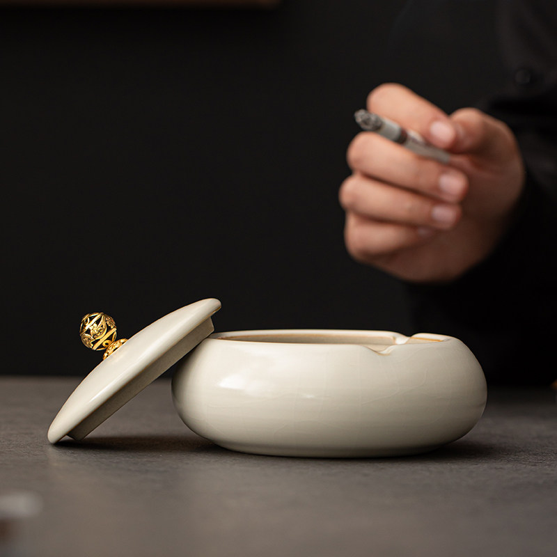 陶瓷带盖烟灰缸大号容量烟缸家用灭烟防飞灰潮流创意车载高档烟缸