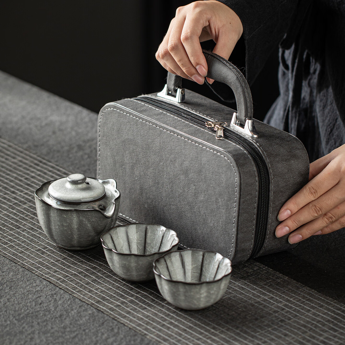 黑冰手抓壶快客杯一壶二杯冰裂纹陶瓷旅行茶具套装户外随身泡茶壶