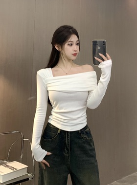 早秋新款韩版设计感斜领露肩修身显瘦褶皱长袖T恤上衣女慵懒风ins