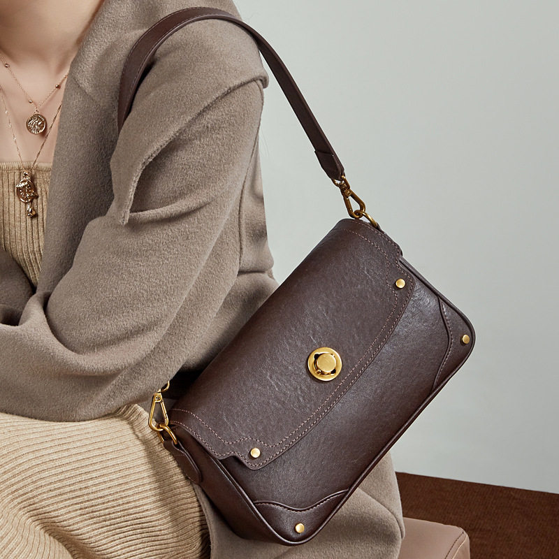 真皮植鞣牛皮包女2025冬季新款单肩邮差包大容量简约时尚斜挎女包,箱包皮具/热销女包/男包,邮差包,淘宝优惠券,粉丝福利购,淘宝优惠卷