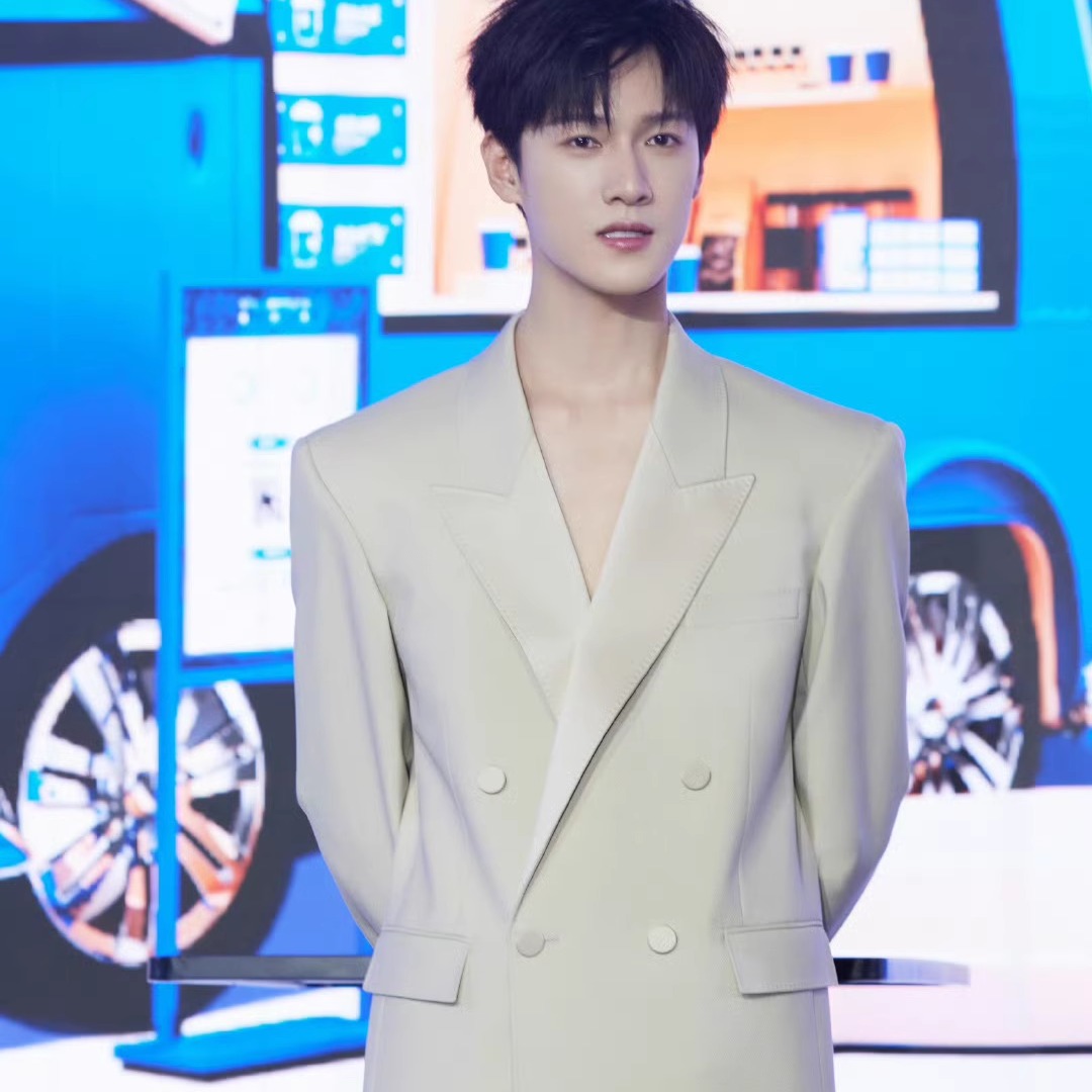 李昀锐同款米白西装休闲西服外套