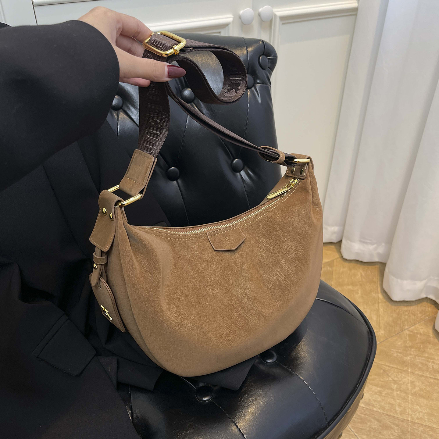 包包女式2026新款宽肩带休闲复古饺子包高级感斜挎包今年流行包包,箱包皮具/热销女包/男包,小方包,淘宝优惠券,粉丝福利购,淘宝优惠卷