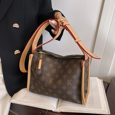 轻奢小众高级感水桶包