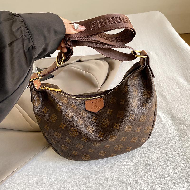 轻奢复古老花腋下包大容量