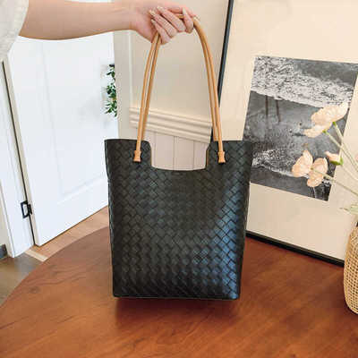 真皮通勤2026新款大容量女包包