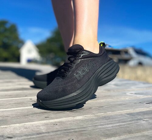 HOKA ONE ONE Bondi 8邦代8低帮马拉松跑步鞋女款黑色