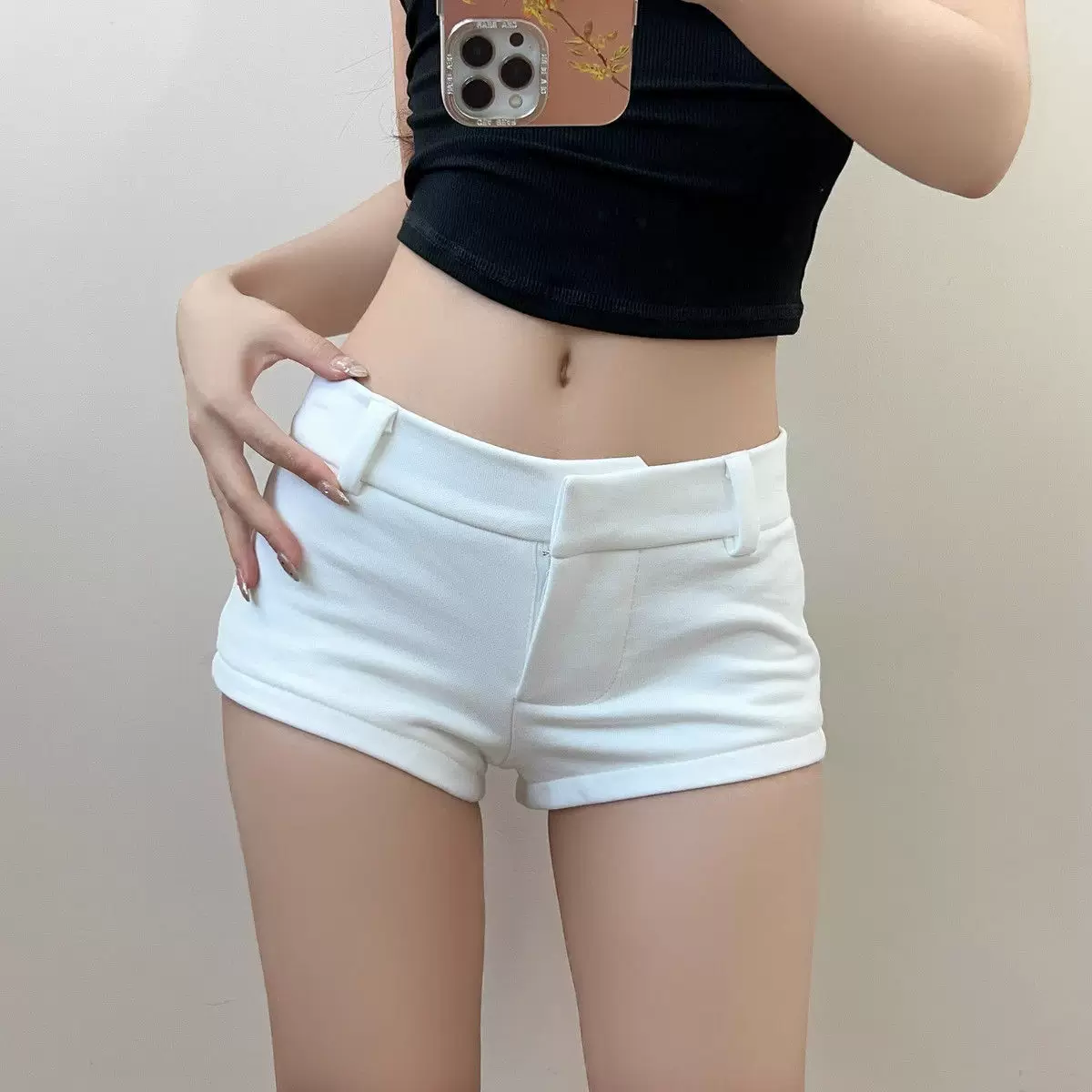 Белые шорты, брюки, А-силуэт, обтягивающие, свободные прямые крои, slim fit