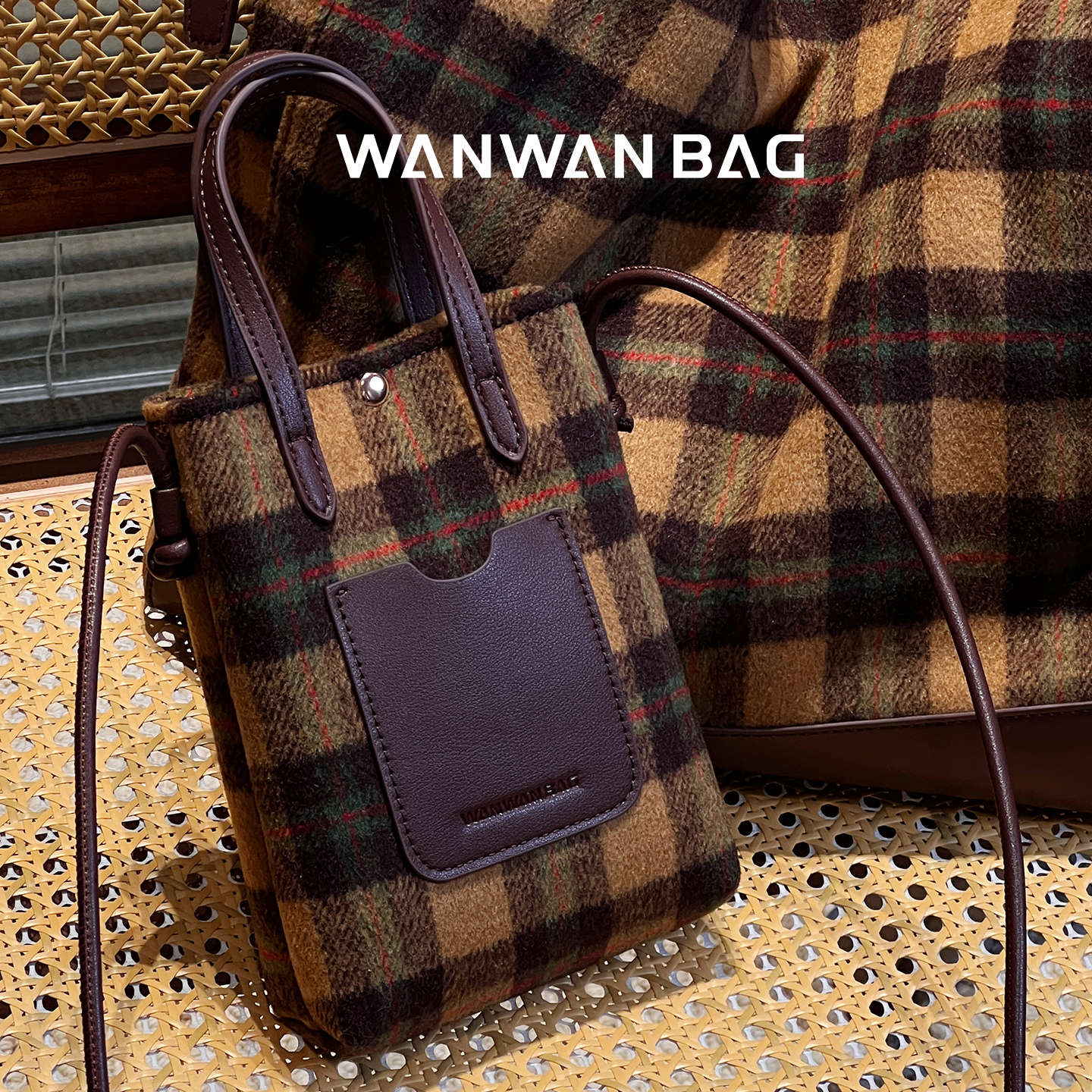 格纹呢料小方包女款单肩斜挎手机包2025新款秋冬迷你高级手提包