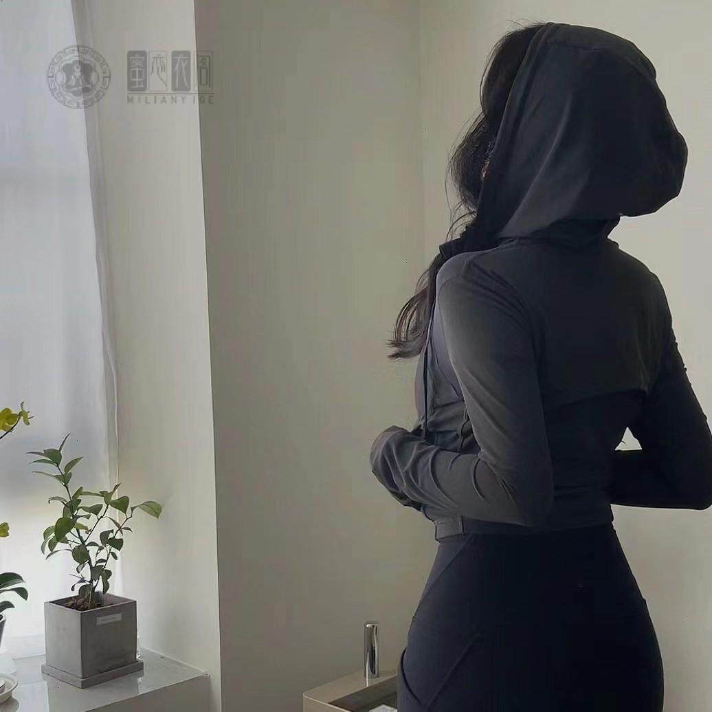 春夏短款网纱连帽瑜伽服显瘦辣妹