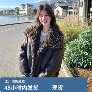 美拉德咖色羊羔毛翻领皮衣羽绒服女冬季超火好看高级小众加厚外套