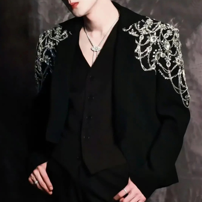 明星同款黑色重工钻饰西装男