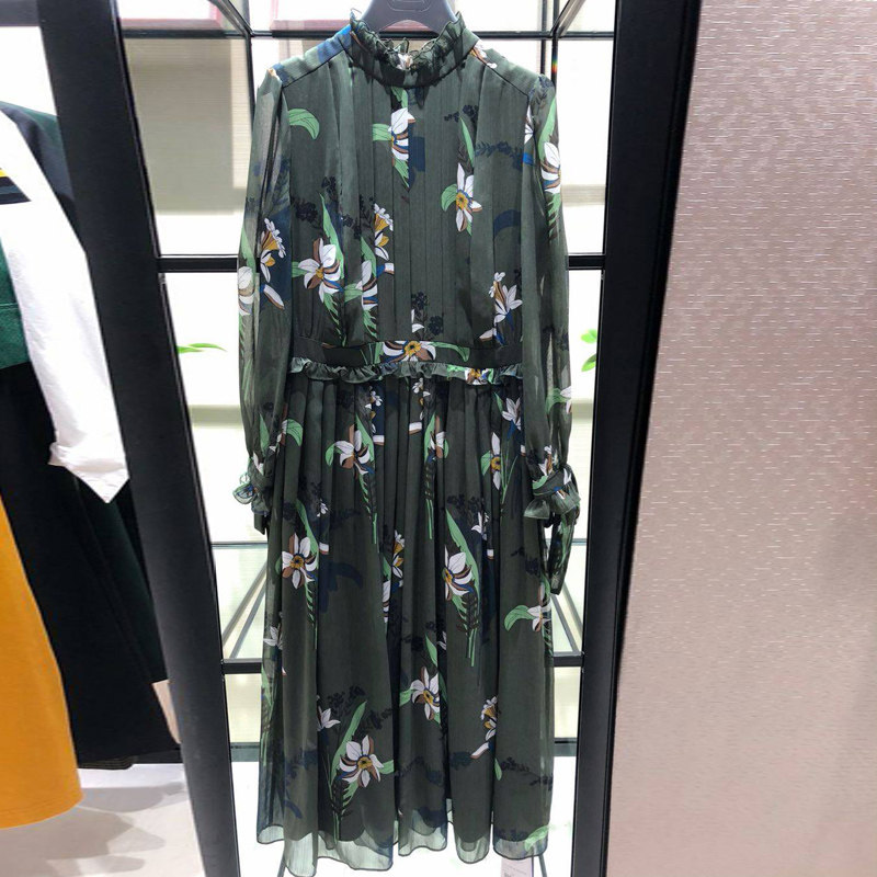 阿玛施旗舰店官网2020夏装新款正品代购立领长袖印花百褶连衣裙女