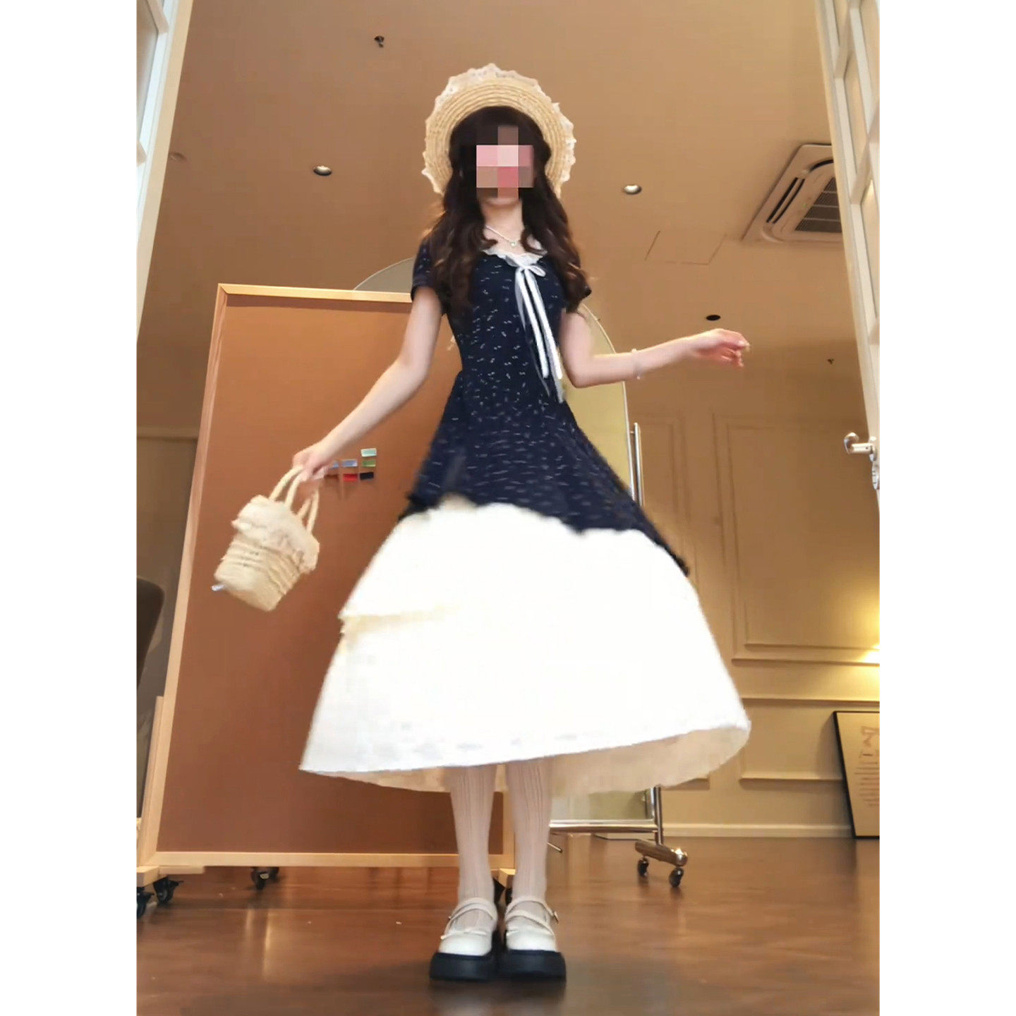 绝美漂亮蓝色碎花吊带连衣裙子女装夏季2026新款漂亮一整套装