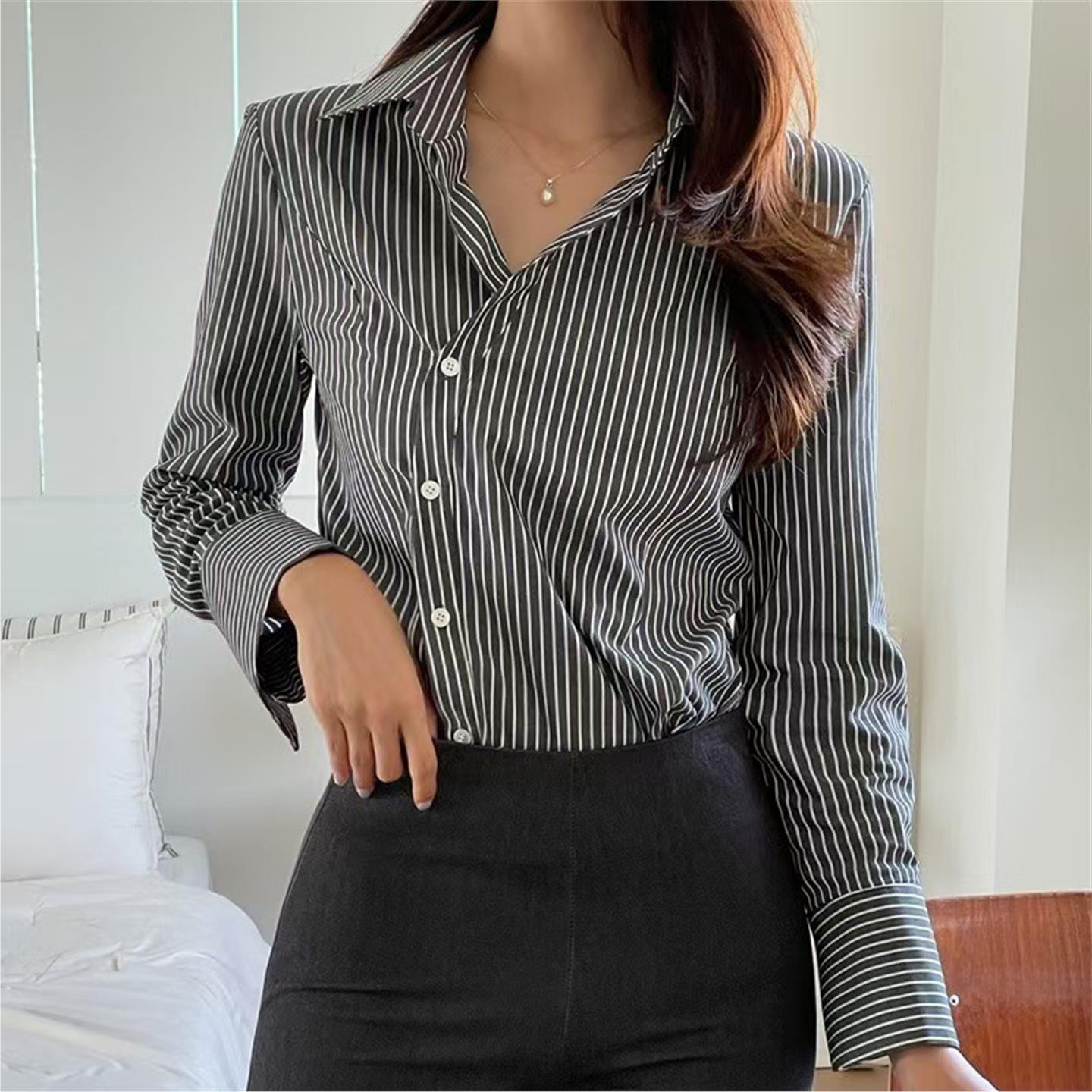 春夏季新款韩国气质百搭翻领不规则单排扣设计感小众长袖条纹衬衫