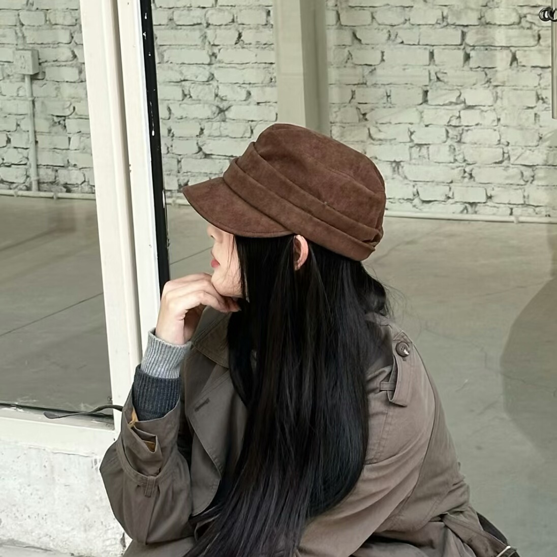 日式复古麂皮褶皱宽檐贝雷帽女时尚文艺大头围显脸小平顶马术帽子