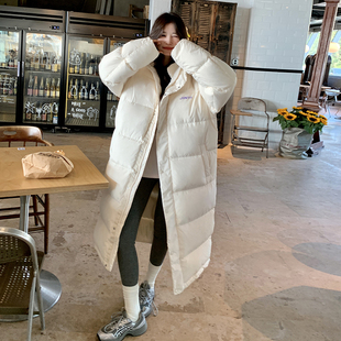 米白色连帽中长款羽绒服女2025冬季新款独特漂亮巨好看白鸭绒外套