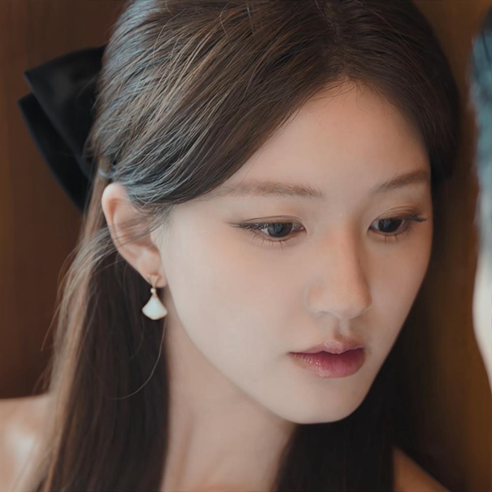 许我耀眼许妍赵露思同款扇形耳环女时2025新款时尚同款百搭高级感