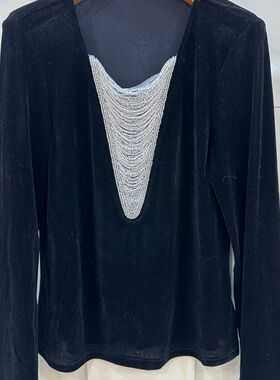 小艺欧货女装2026春季新款时尚V领串珠丝绒长袖修身百搭T恤26759H