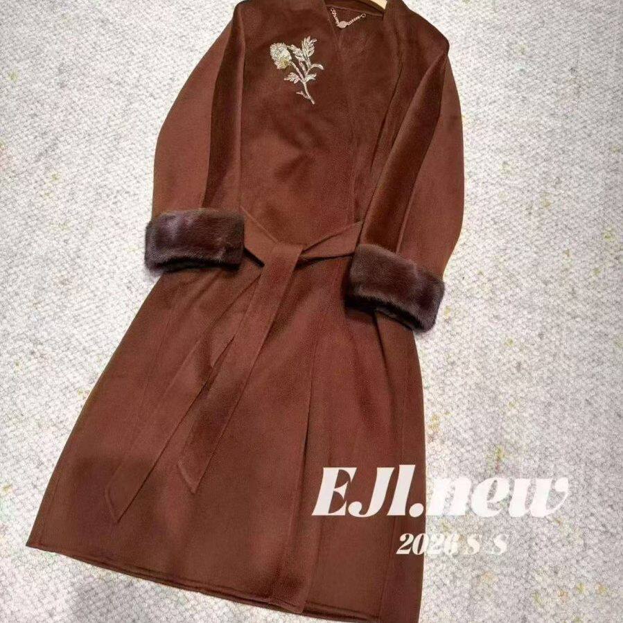 2026冬季新款高端欧货女装时尚V领长袖腰带收腰百搭绵羊毛大衣696