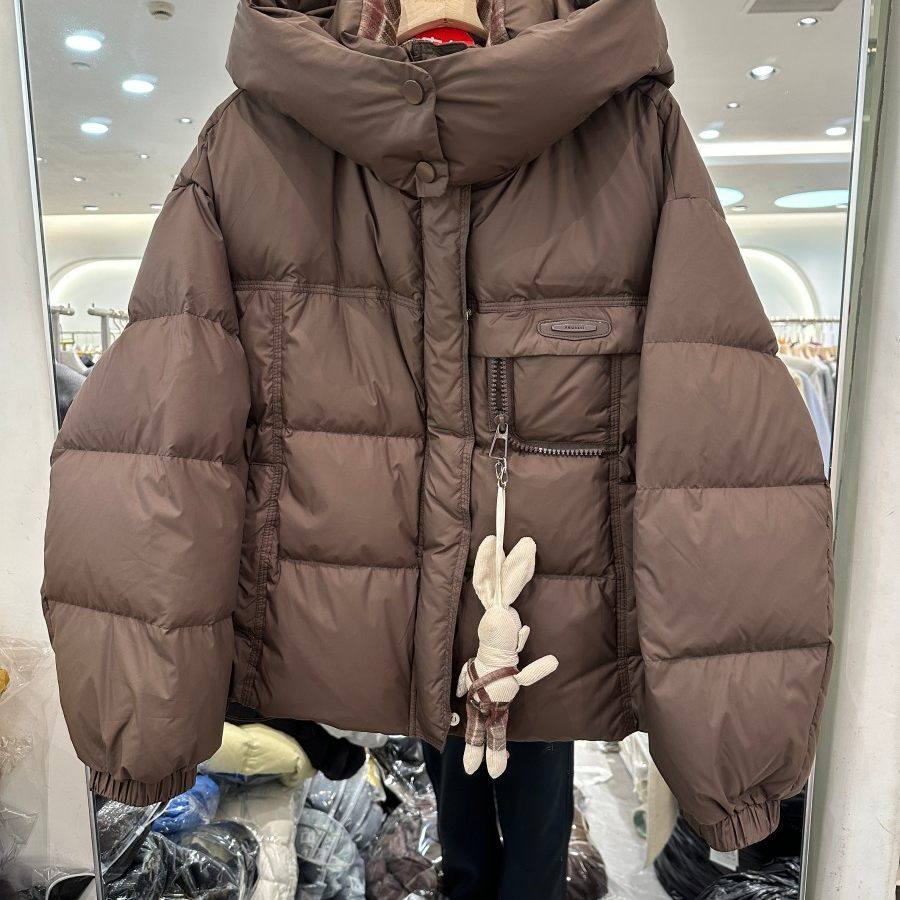 林依芭莎1002H 小艺2025冬季新款卡通兔子挂件连帽长袖减龄羽绒服