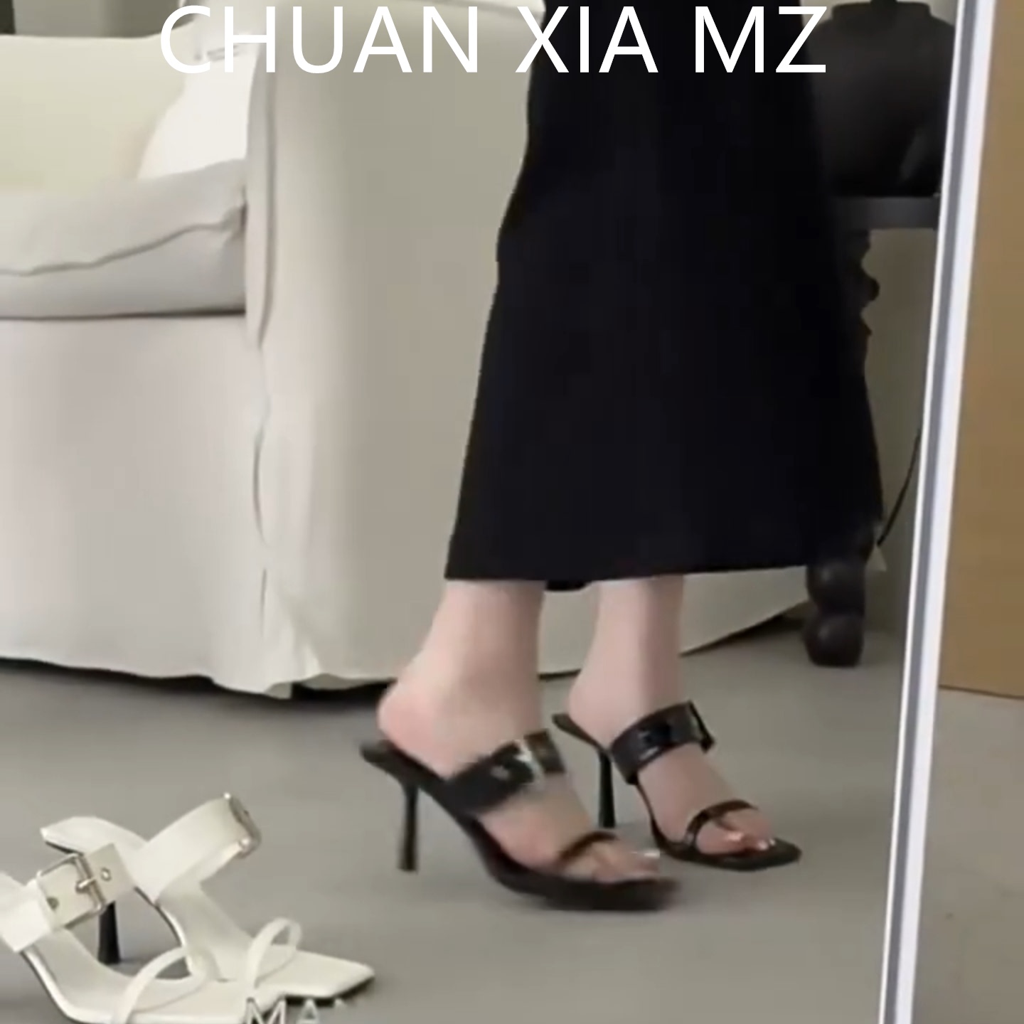 羊皮版~辣妹皮带扣高跟拖
