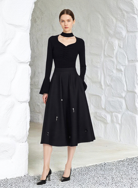 2025秋冬新款高腰A字伞裙黑色中长百褶裙立体珠饰点缀半身裙女