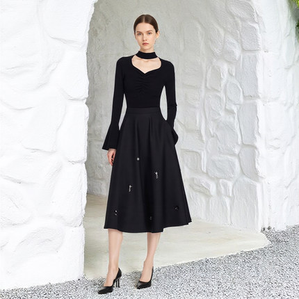 2025秋冬新款高腰A字伞裙黑色中长百褶裙立体珠饰点缀半身裙女