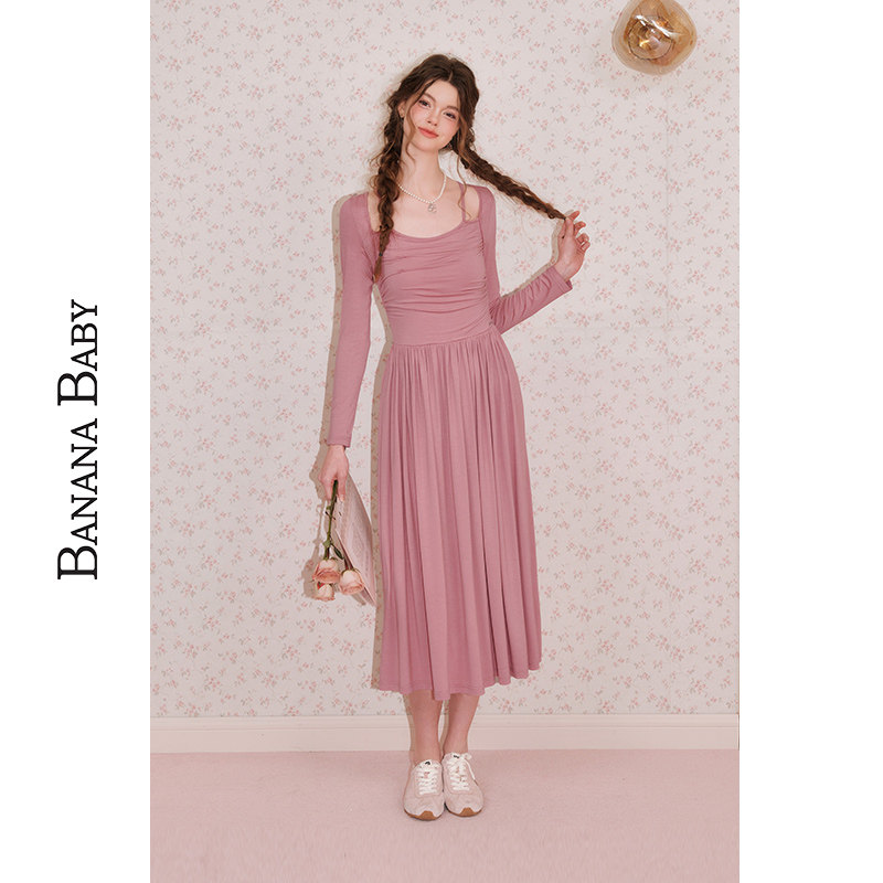 BANANA BABY2025年春季新款法式方领针织连衣裙女吊带镂空中长裙