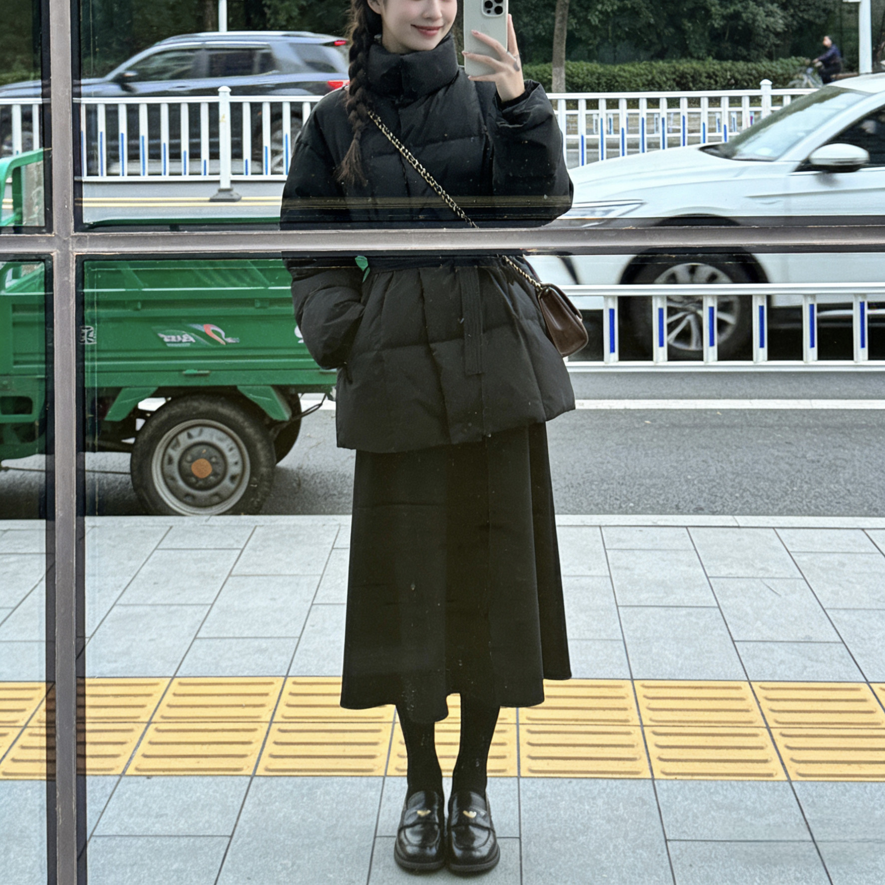 韩系黑色收腰显瘦羽绒棉服女款