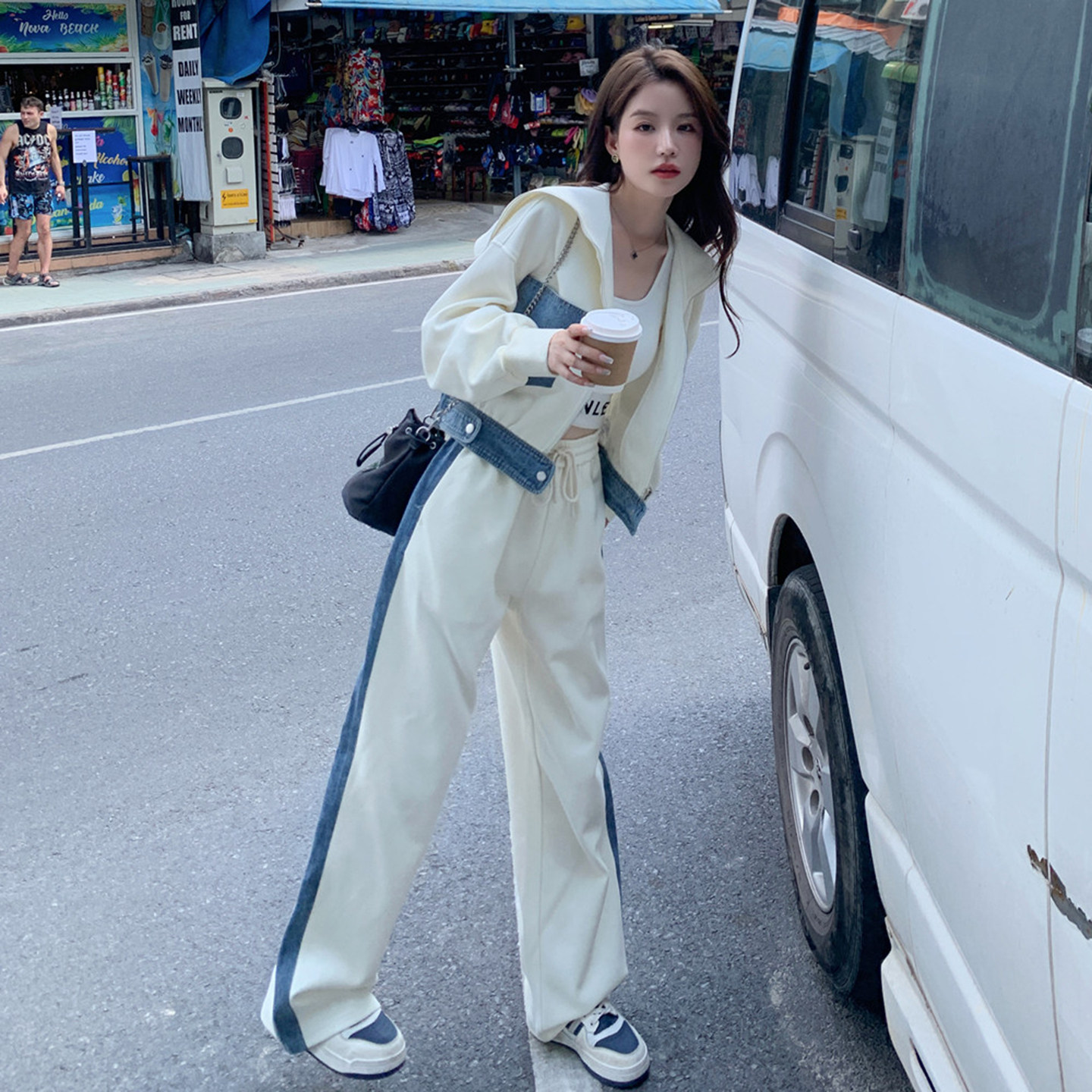 白色牛仔拼接休闲运动套装女