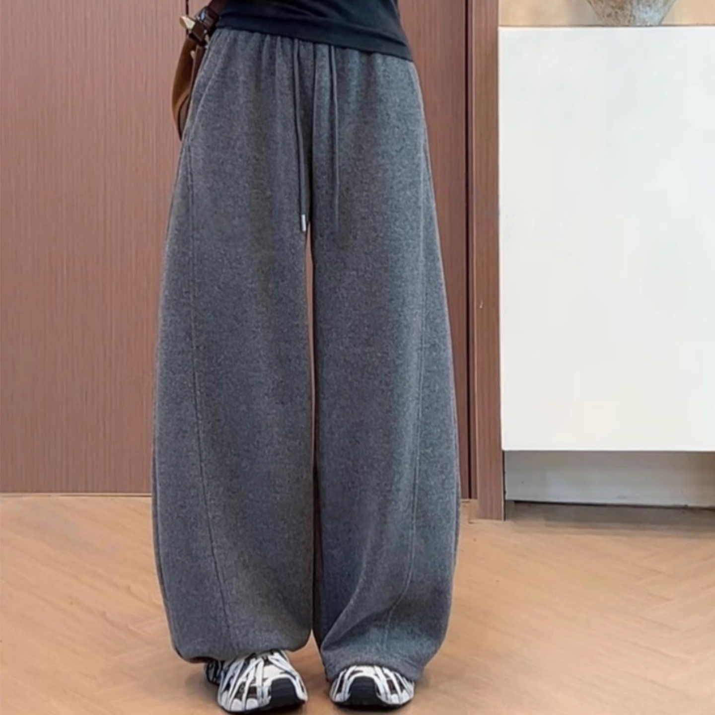 慵懒风抽绳阔腿休闲裤女2025秋冬新款宽松显瘦加绒加厚保暖弯刀裤